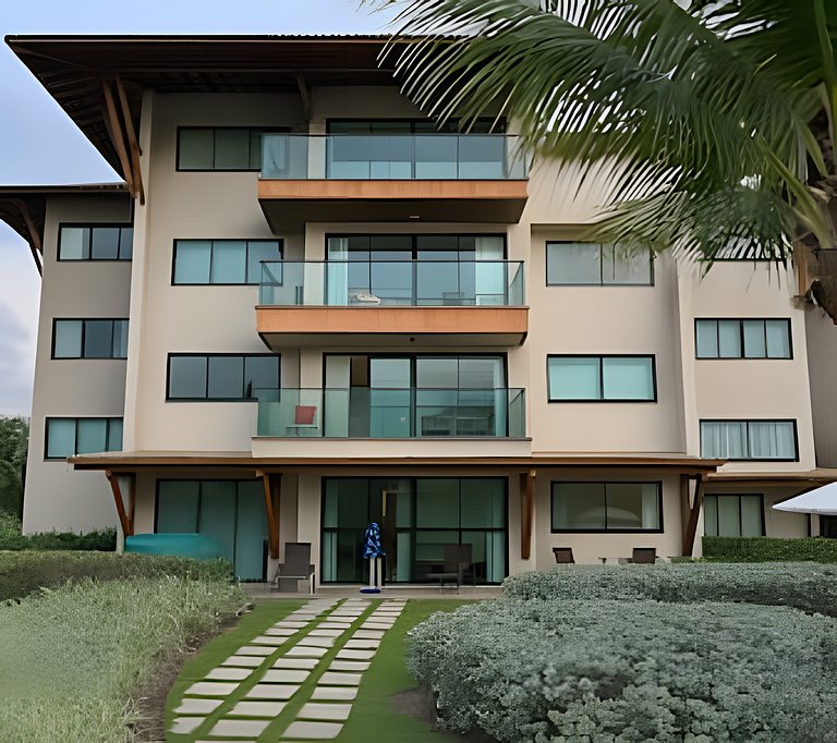 Luxuoso apto resort pé na areia