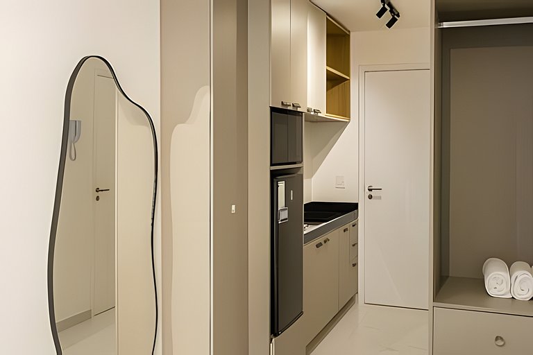 Apto Piscina Privativa no Centro