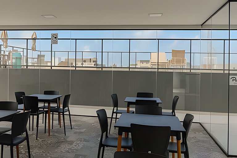 Apto Piscina Privativa no Centro