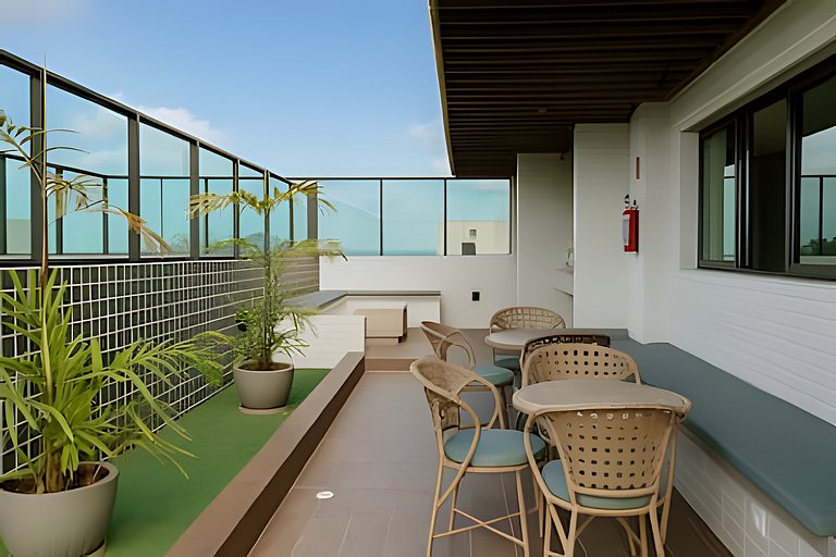 Apto moderno com rooftop piscina em Maracaípe